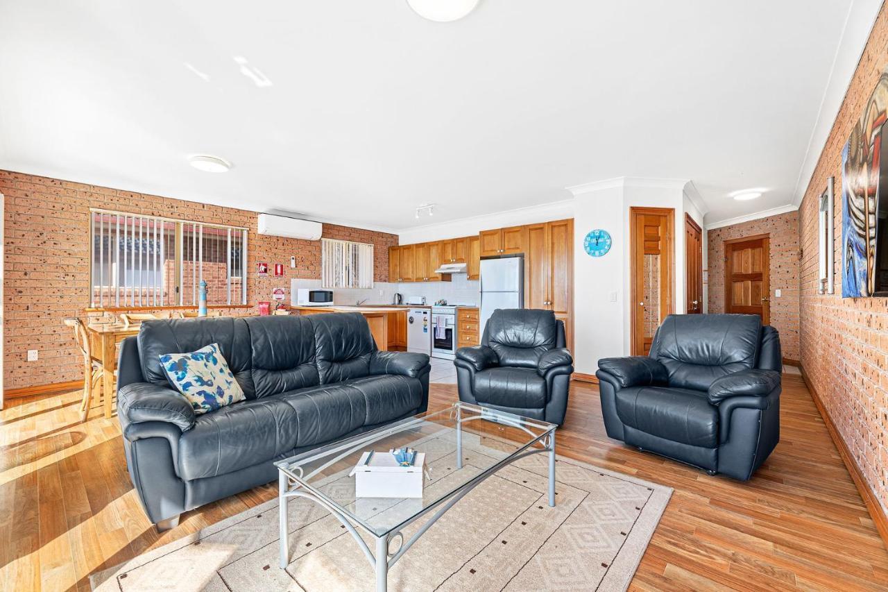 Apartment Grand Pacific 1 Unit 4 - First Floor *